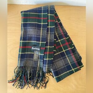 Barbour Classic Tartan Scarf in Multicolor Acrylic. In perfect condition!